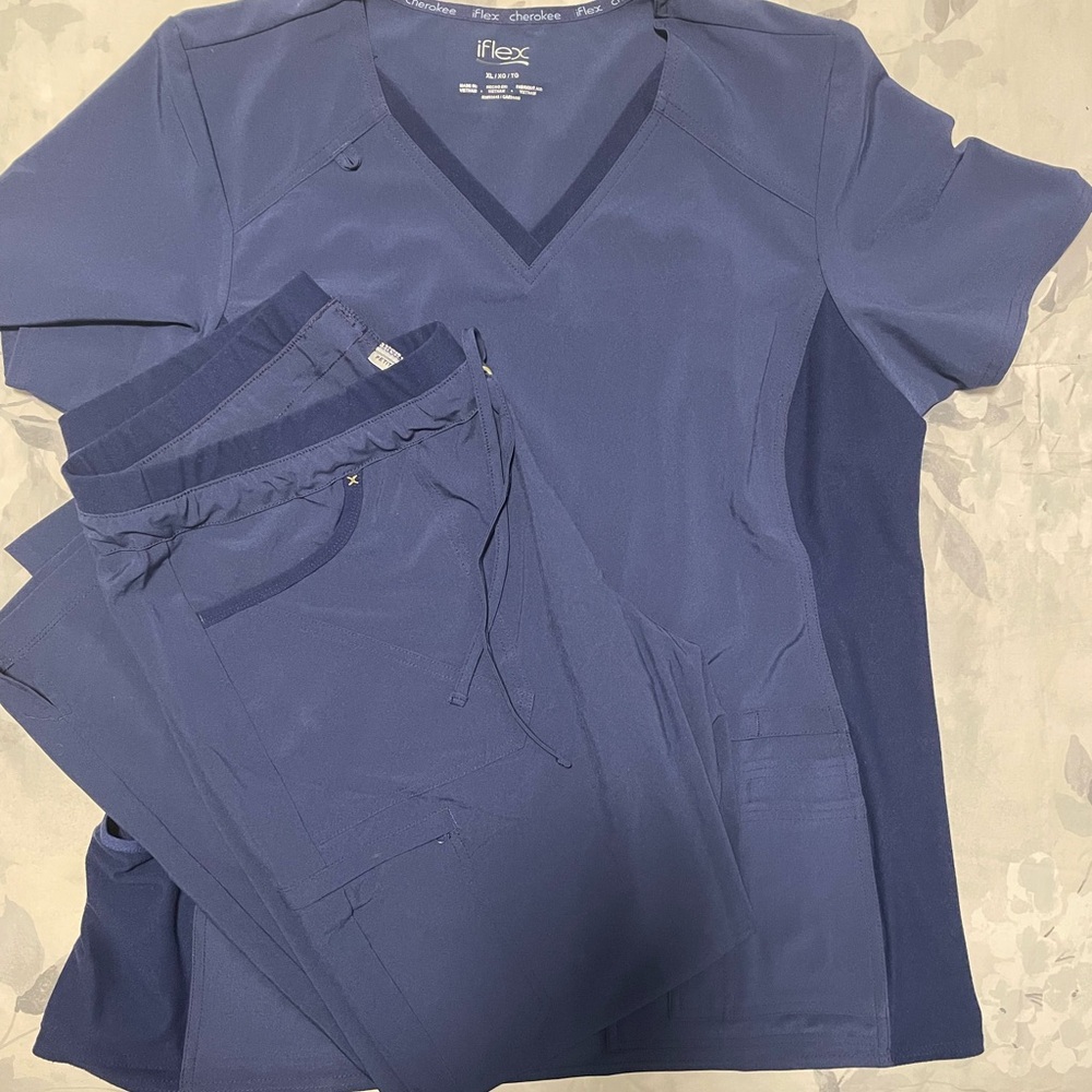 Women’s Navy blue Scrubs- XL